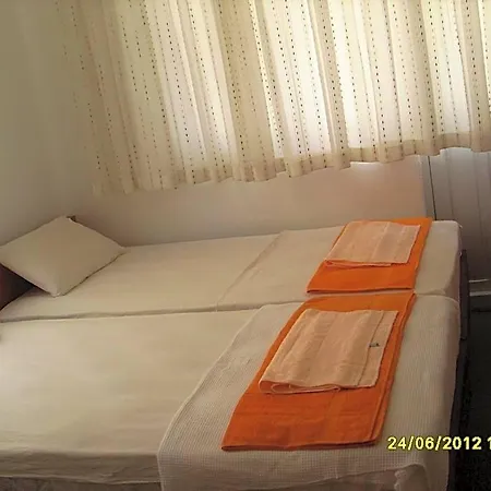 Kiyak Hotel 2* 뎀레