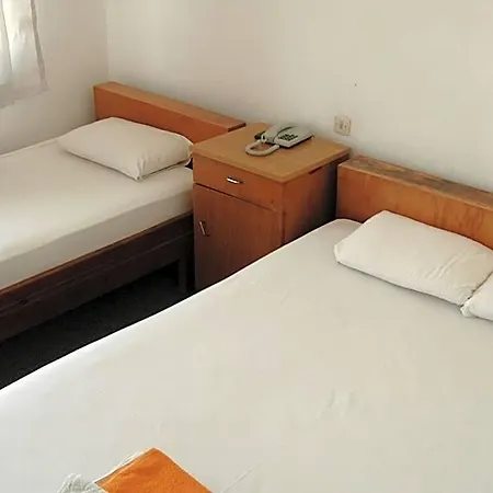 Kiyak Hotel 뎀레